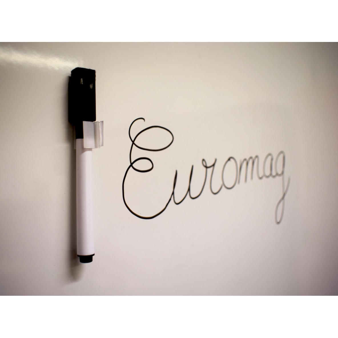 Magnetic erasable mini pen with eraser tip